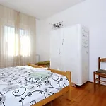 With Parking Space - Pasman - 8411 Appartement Tkon