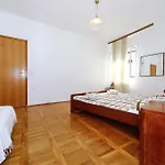 With Parking Space - Pasman - 8411 Appartement