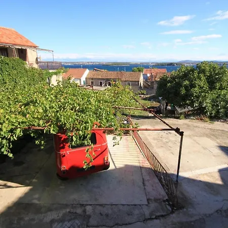 With Parking Space Tkon, Pasman - 8411 * Tkon