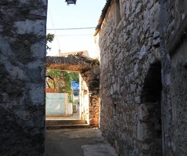 With Parking Space Tkon, Pasman - 8411 * Tkon