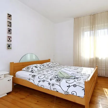 With Parking Space Tkon, Pasman - 8411