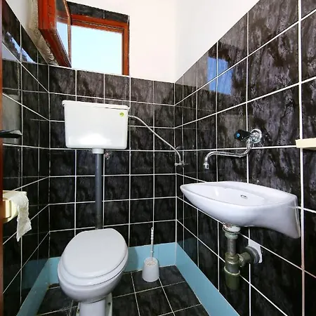 דירה With Parking Space - Pasman - 8411 *