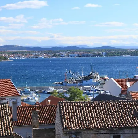 With Parking Space Tkon, Pasman - 8411 דירה