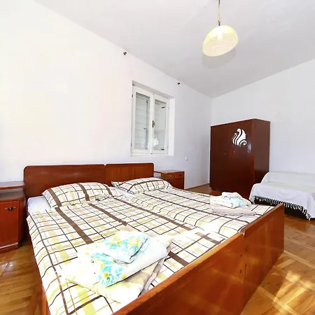 דירה With Parking Space - Pasman - 8411 *